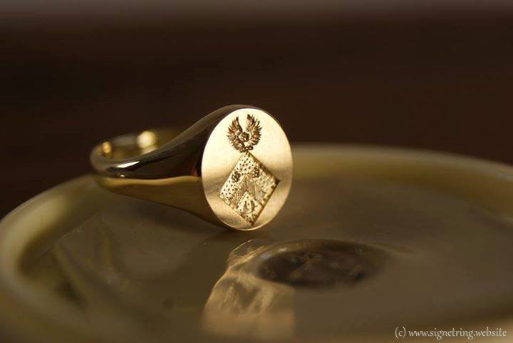 Golden ring signetring gold signet rings