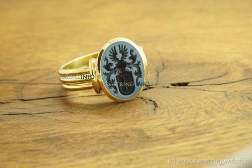 Ring signetstone familycrest signetring gold signet rings