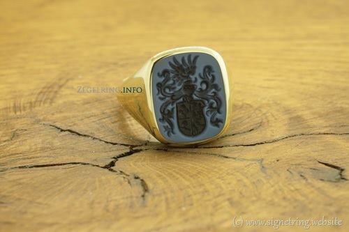 Ring stone engraver engrave familycrest signetring